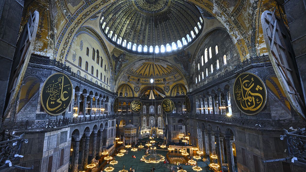 Ayasofya'nın yeniden cami statüsüne kavuşmasının üzerinden 6 yıl geçti