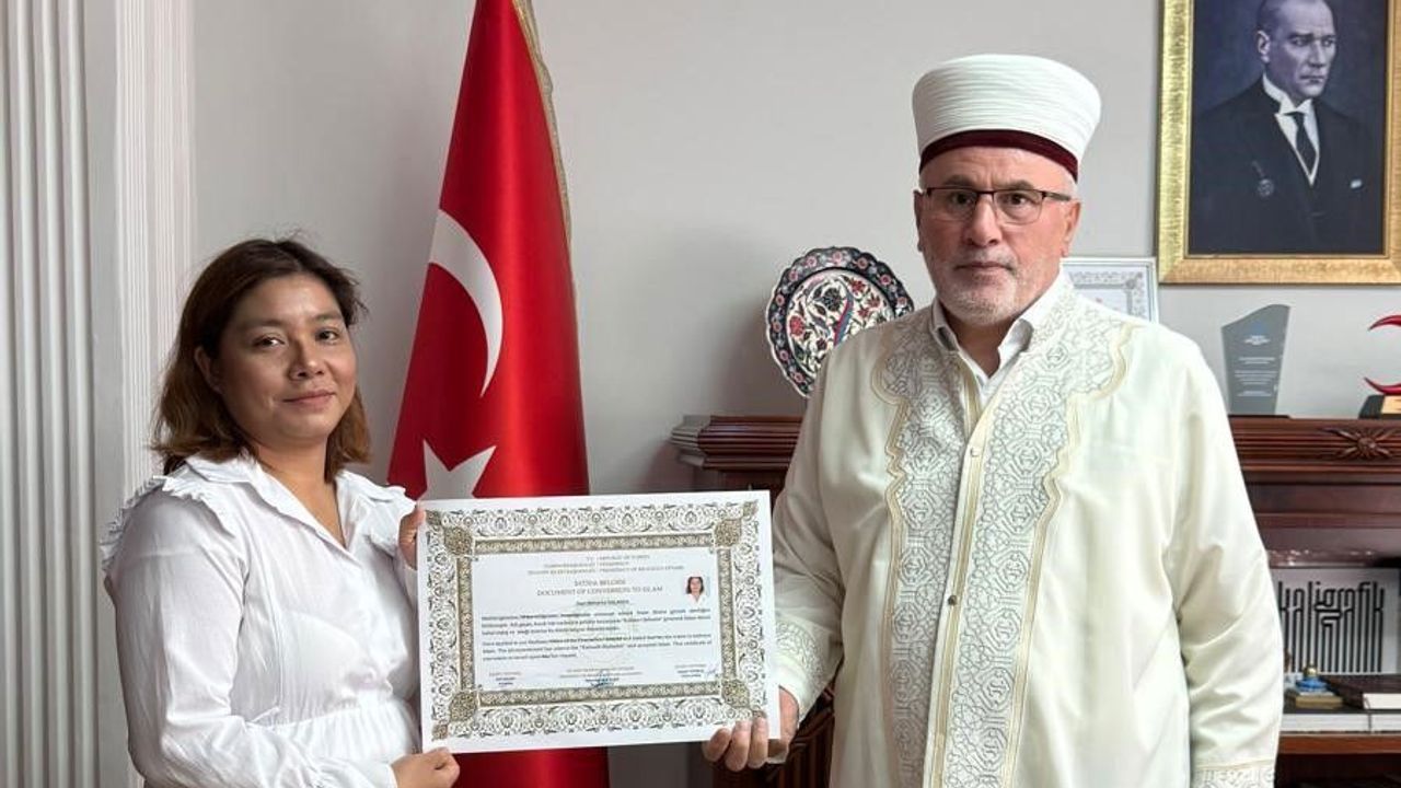 Filipinli kadın Kağıthane'de Müslüman oldu