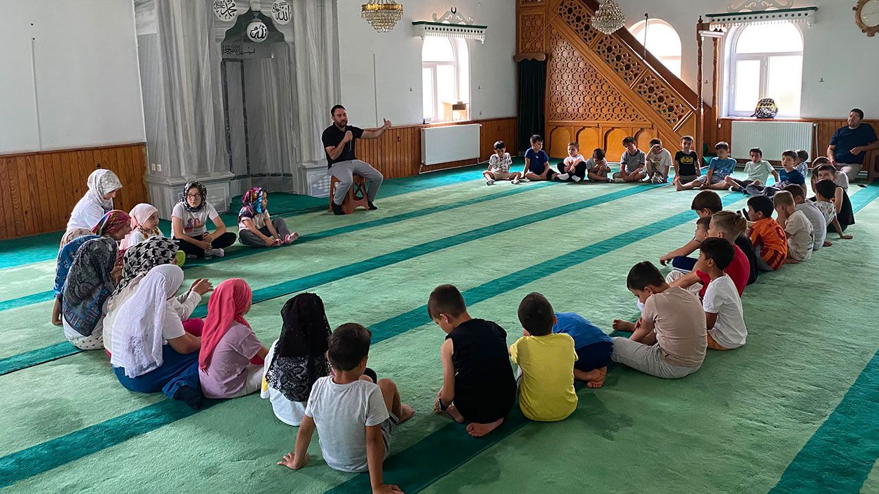 Yaz Kur’an kursu öğrencilerine din istismarı anlatıldı