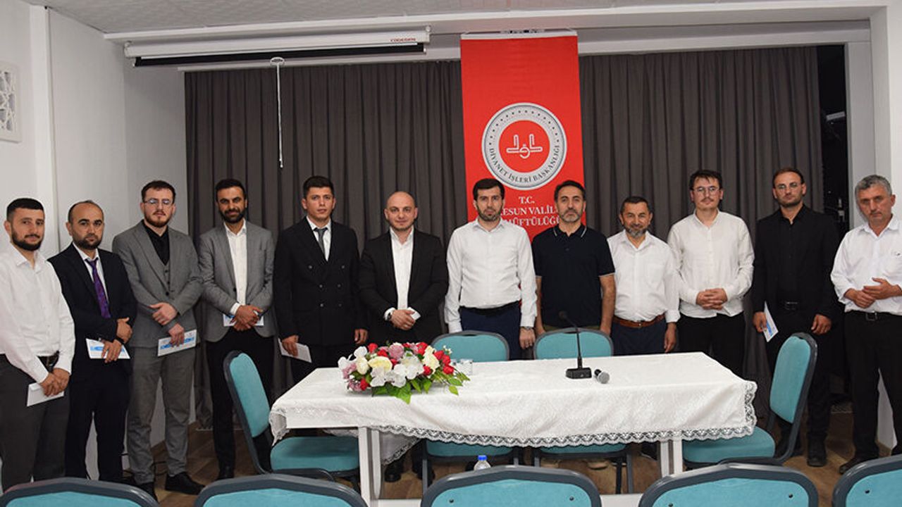 Din görevlileri en güzel ezanı okumak için yarıştı