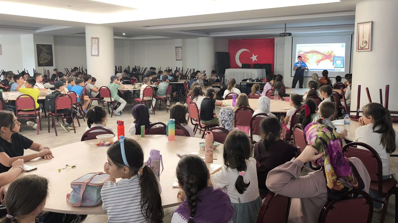Eskişehir'de öğrencilerine afet farkındalık eğitimi verildi