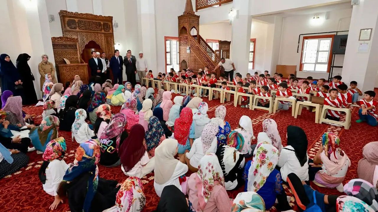 Vali Karakaya, Yaz Kur'an kurslarını ziyaret etti