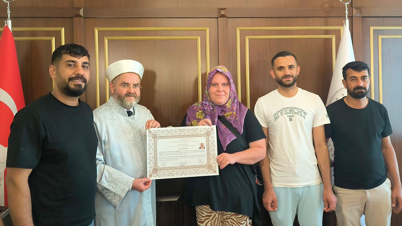 Almanyalı Lina, Gaziantep’te Müslüman oldu