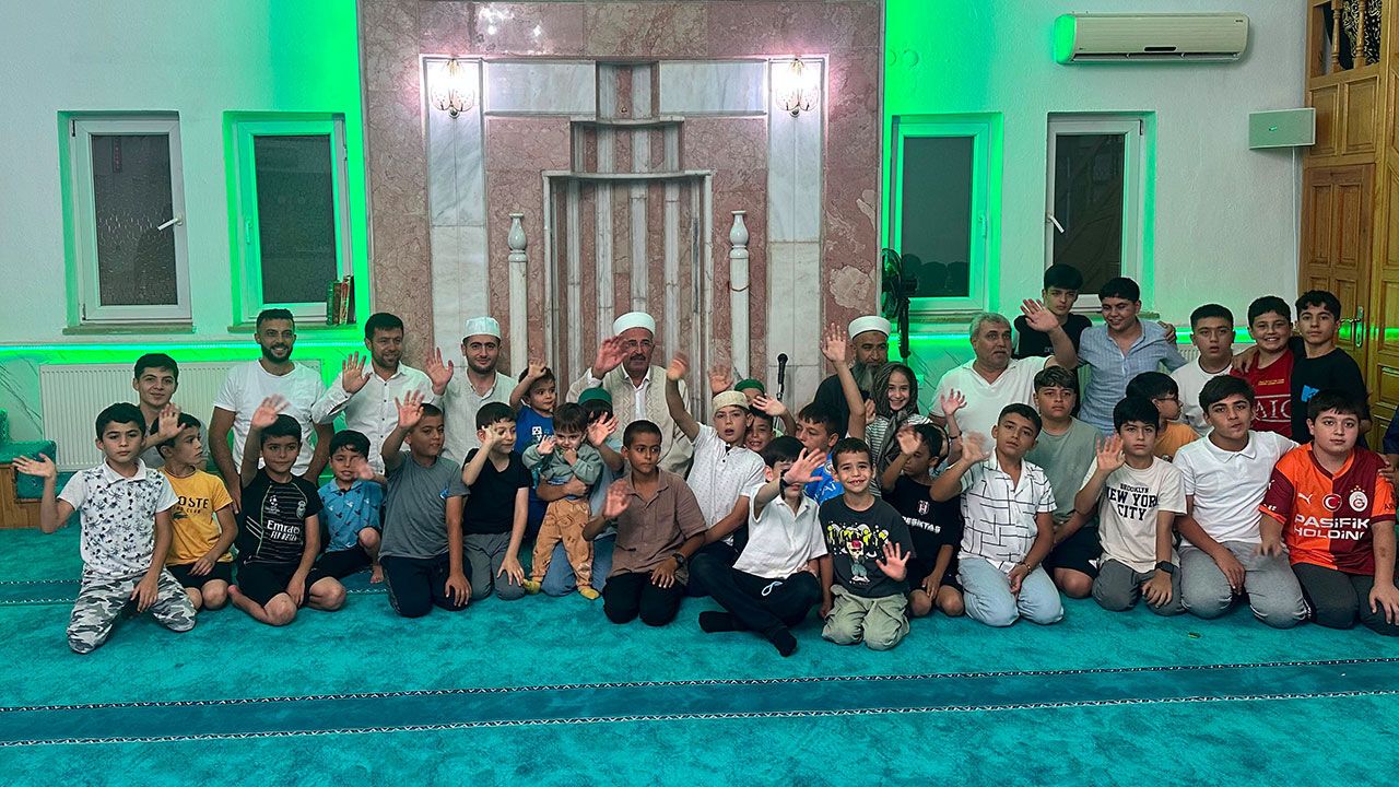 Müftü Tekin, gençlerle bir araya geldi