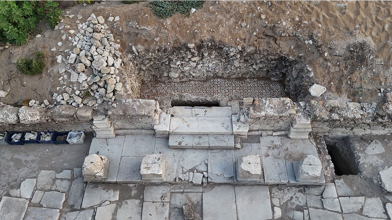 Side'de antik kentin görkemli kapısı yeniden gün ışığına çıktı