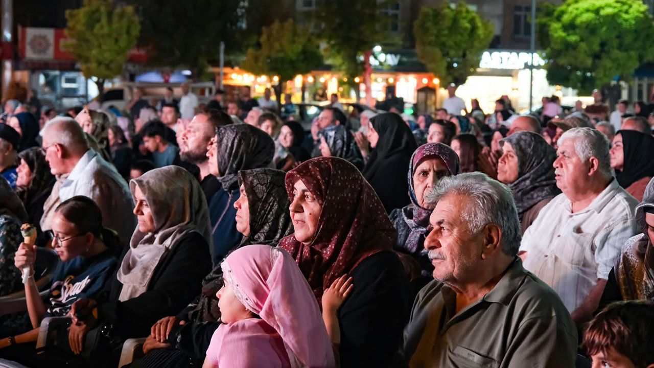 Karaman’da Mevlid-i Nebi coşkusu meydanlara taştı