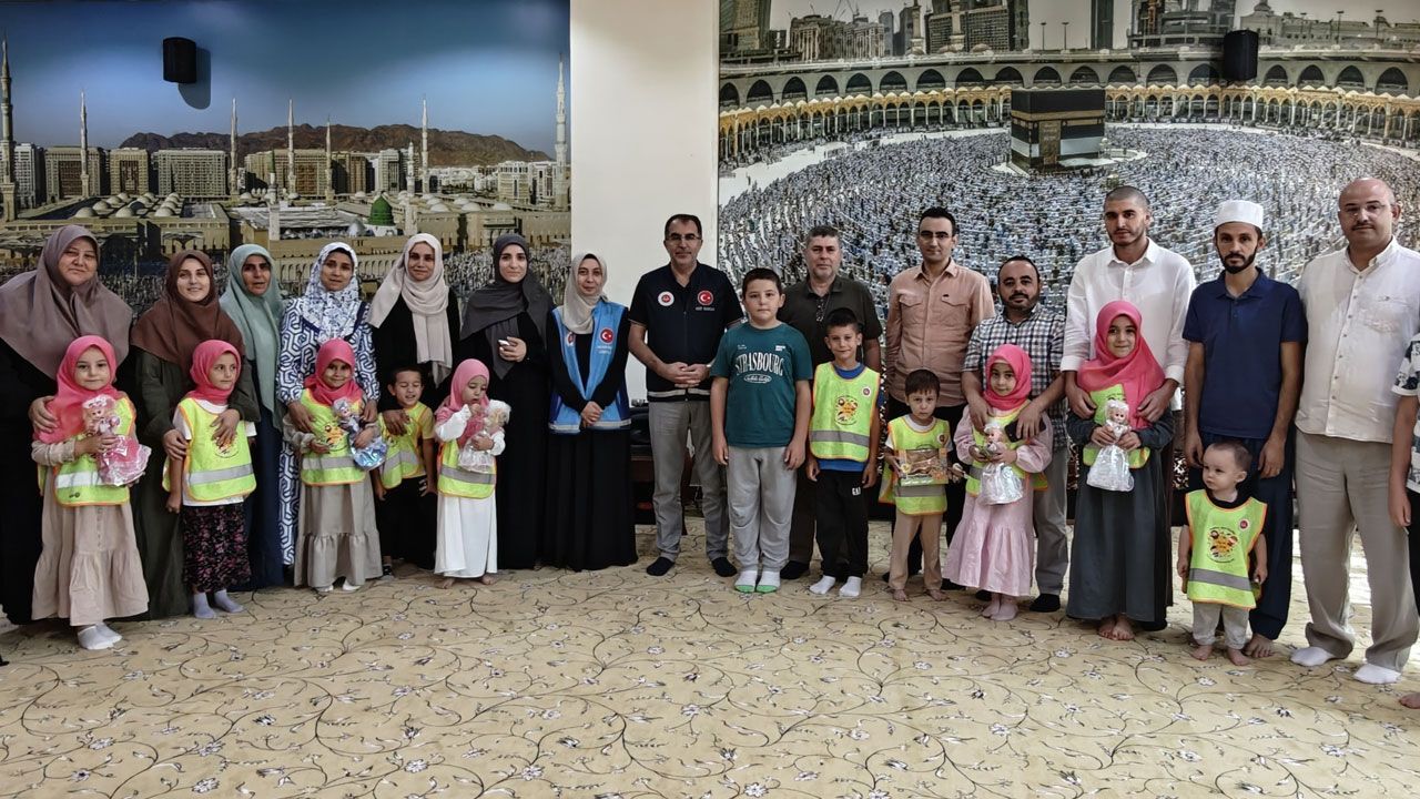 Bartınlı minik umreciler Mekke'de buluştu