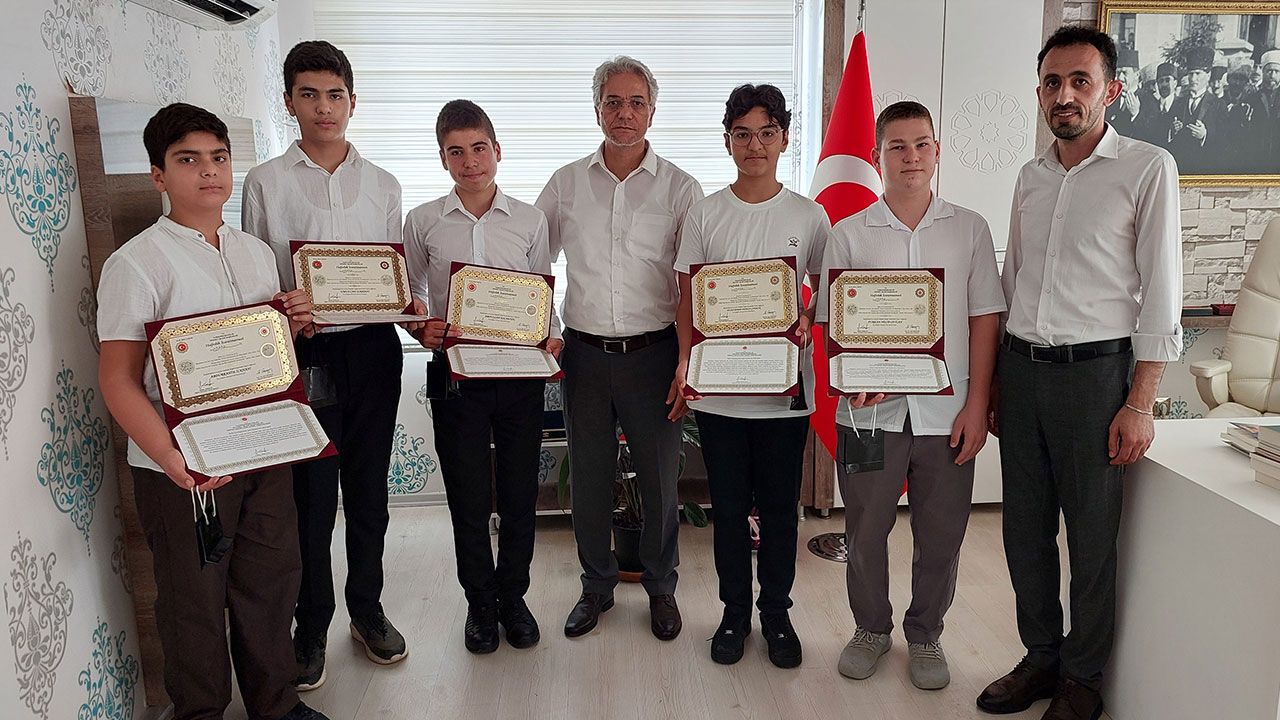 Manavgat'ta hafızlar belge aldı