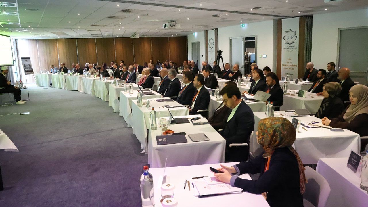 Uluslararası İlahiyat Programının 20 Yılı Amsterdam'da değerlendirildi