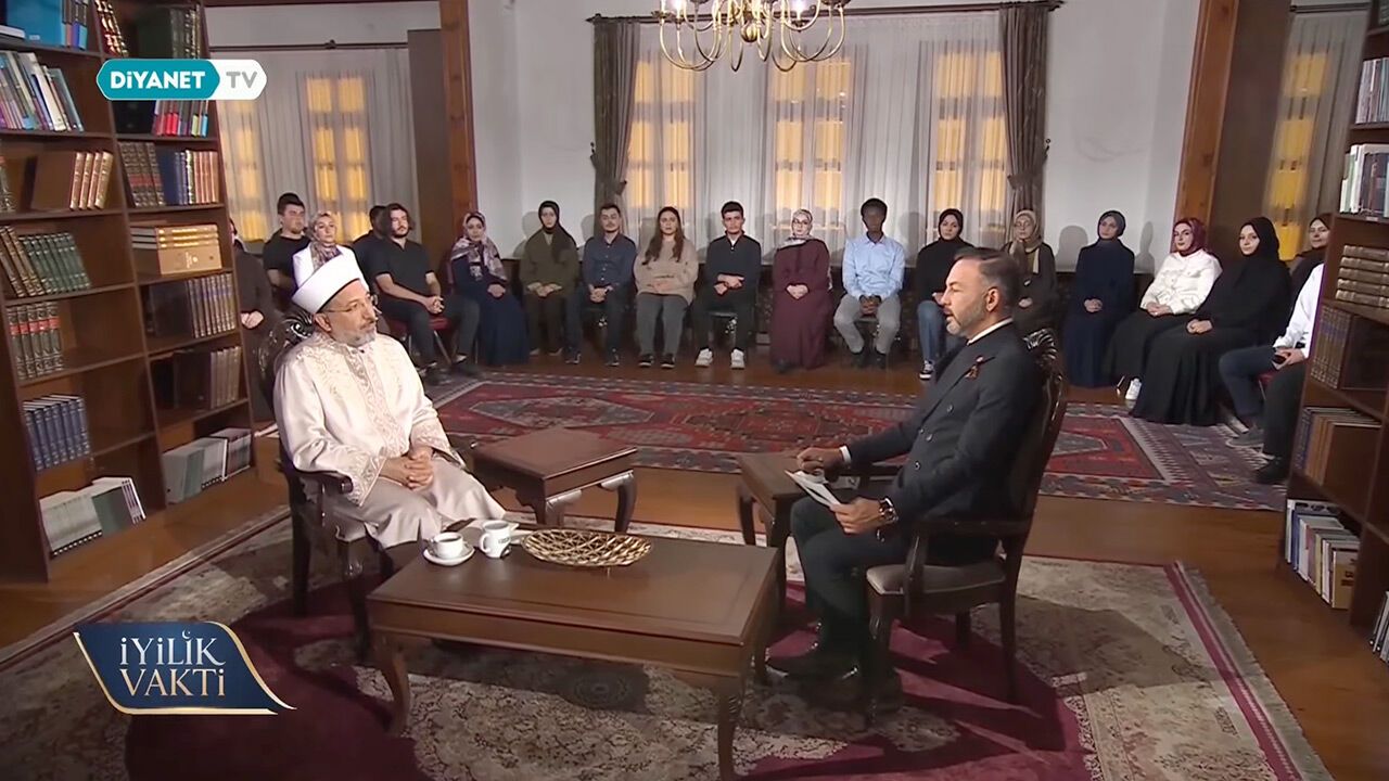 Diyanet İşleri Başkanı Prof. Dr. Arpaguş "İyilik Vakti"nde gençlerle buluştu