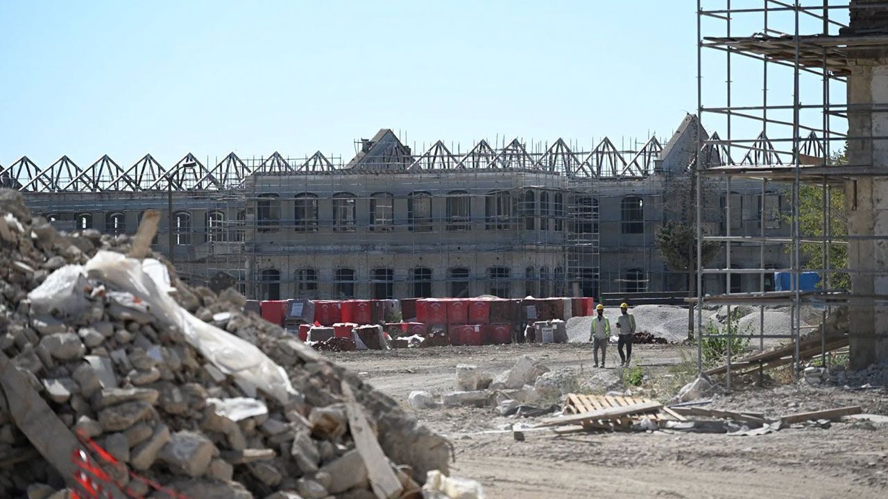 Edirne'de Asakir-i Mansure-i Muhammediye ordusu için kurulan tarihi askeri kışlanın restorasyonu sürüyor