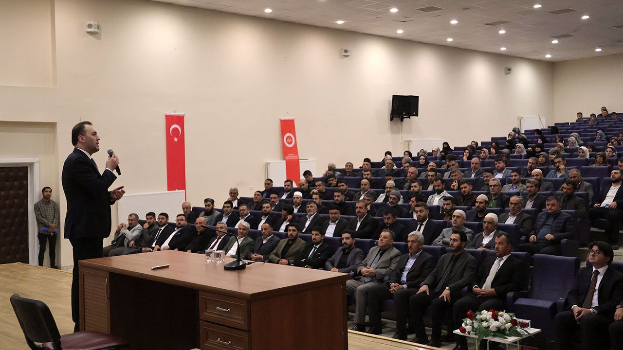 Rehberlik ve Teftiş Başkanı Arslan, Bitlis'te personelle buluştu